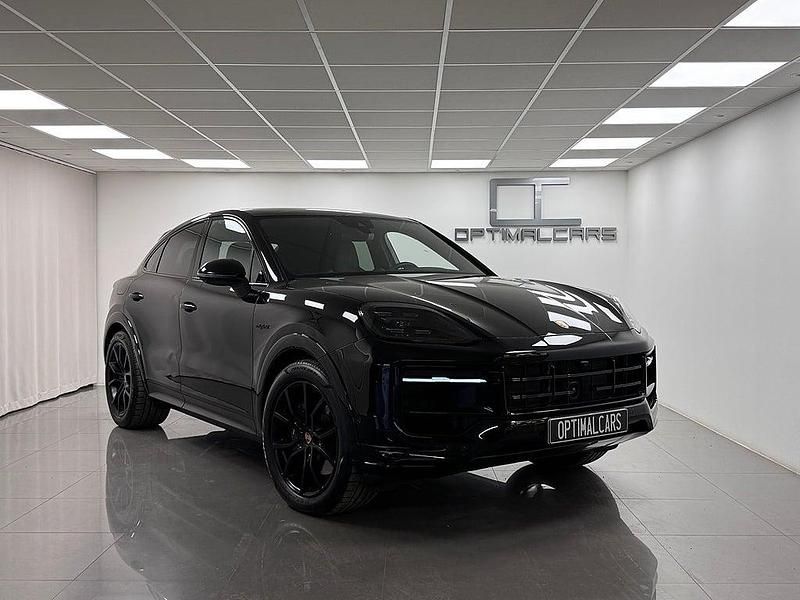 Svart Begagnad 2025 Porsche Cayenne SUV | 1 139 900 kr - Bild 1/4