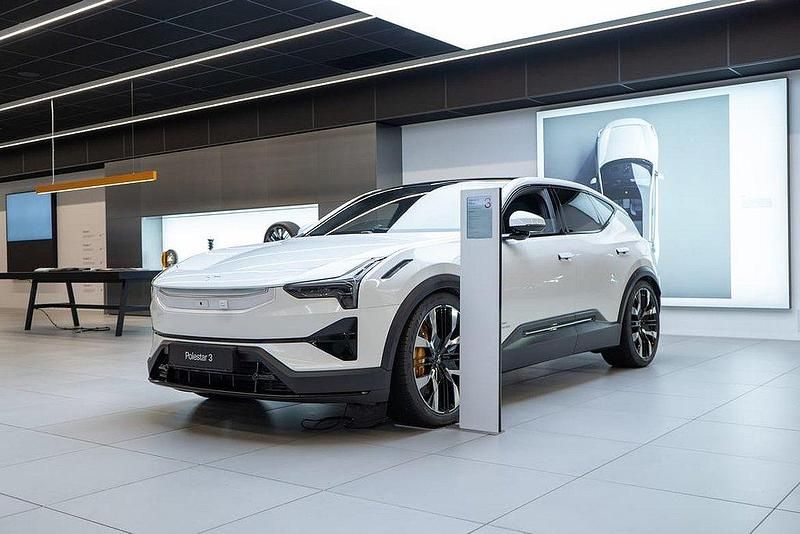 Vit Ny 2024 Polestar 3 Performance SUV | 899 000 kr (Lite dyr) - Bild 1/4