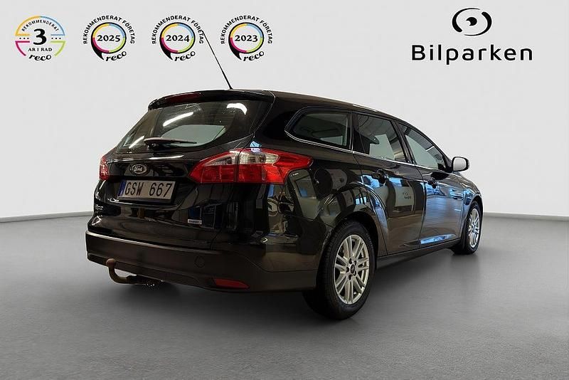 Begagnad Ford Focus Titanium 101 HK (74 kW) 2012 Svart Kombi