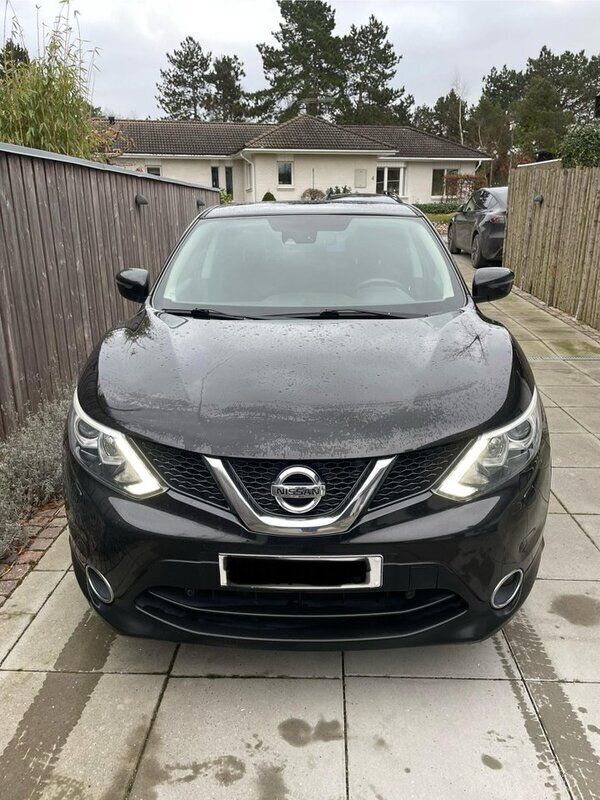 Svart Begagnad 2014 Nissan Qashqai SUV | 90 000 kr (Marknadspris) - Bild 1/4
