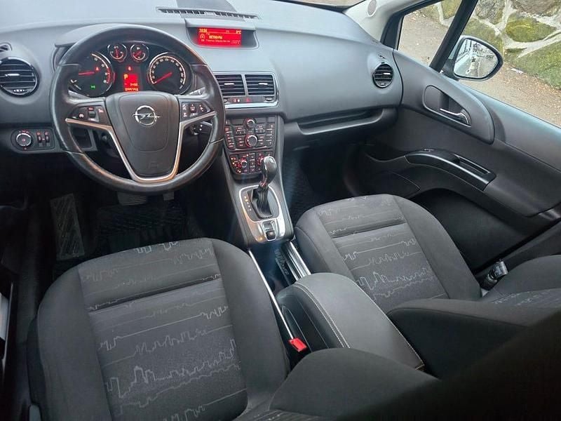 Begagnad Opel Meriva 120 HK (88 kW) 2014 Minibuss