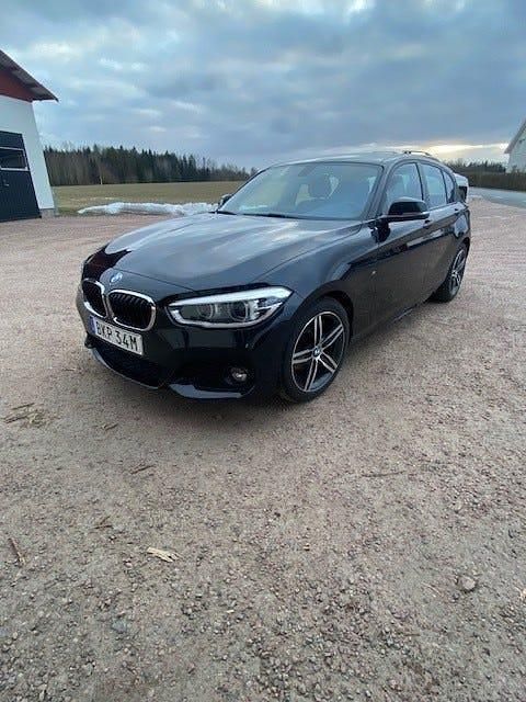 Begagnad BMW 118 136 HK (100 kW) 2019 Halvkombi