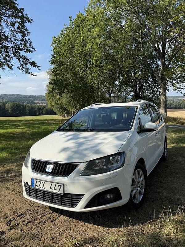 Vit Begagnad 2014 Seat Alhambra 4Drive Minibuss | 120 000 kr (Marknadspris) - Bild 1/4
