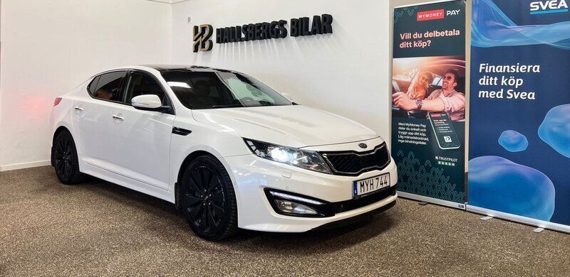 Vit Begagnad 2012 Kia Optima 2 Sedan | 114 900 kr (Marknadspris) - Bild 1/4