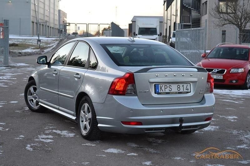 Begagnad Volvo S40 R-Design Momentum 109 HK (80 kW) 2010 Silver Sedan