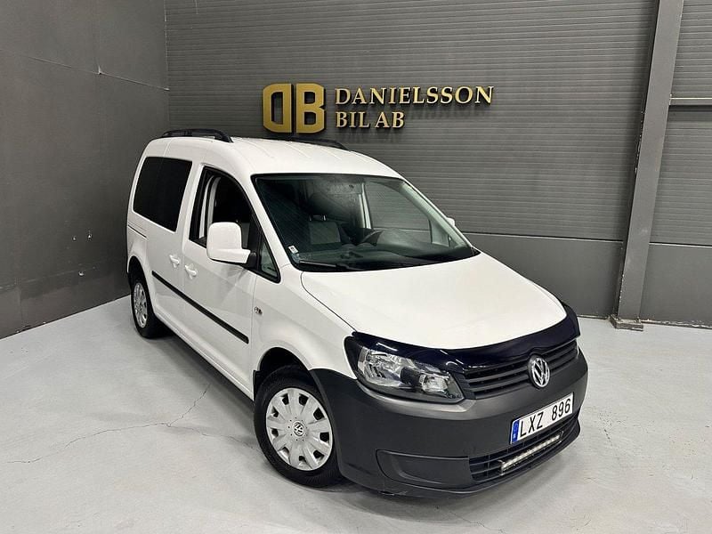 Vit Begagnad 2012 VW Caddy Life Minibuss | 79 800 kr (Marknadspris) - Bild 1/4