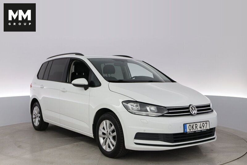 Vit Begagnad 2017 VW Touran Minibuss | 184 000 kr (Bra pris) - Bild 1/4