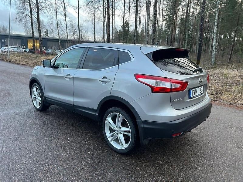 Begagnad Nissan Qashqai 116 HK (85 kW) 2017 Silver SUV