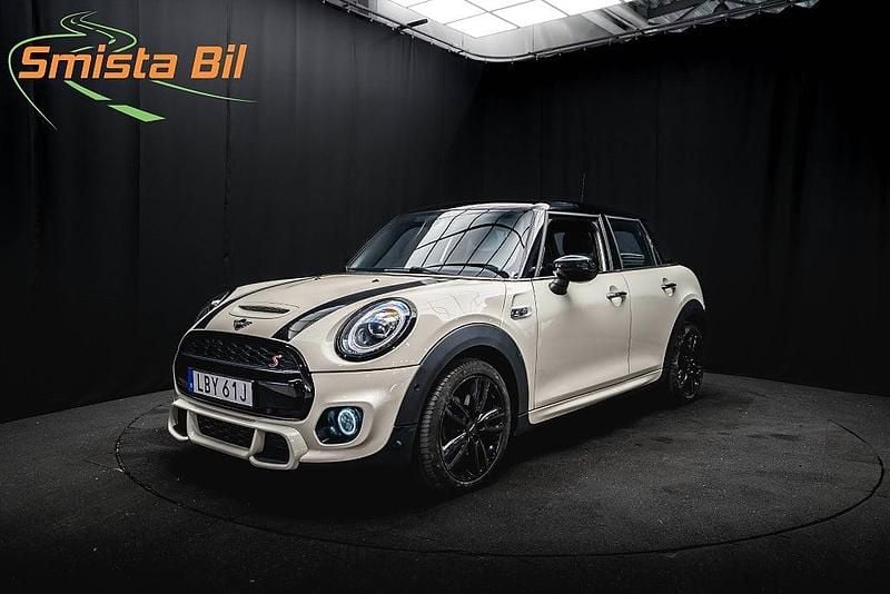 Vit Begagnad 2020 Mini John Cooper Works Halvkombi | 249 900 kr (Dyr) - Bild 1/3