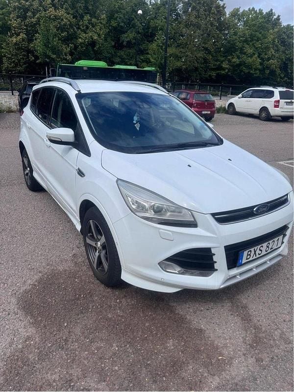Vit Begagnad 2014 Ford Kuga Titanium X SUV | 89 000 kr (Bra pris) - Bild 1/4