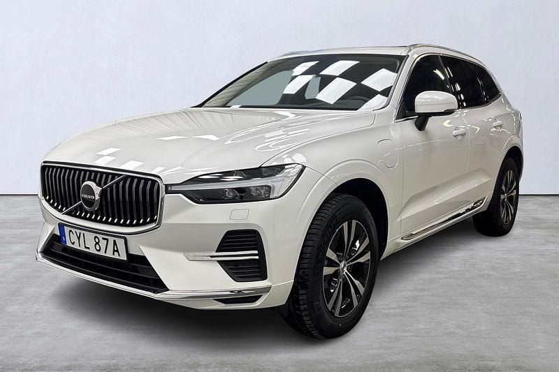 Vit Begagnad 2024 Volvo XC60 Core SUV | 495 000 kr (Superpris) - Bild 1/4