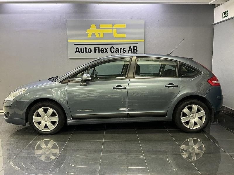 Begagnad Citroën C4 109 HK (80 kW) 2007 Grå Halvkombi