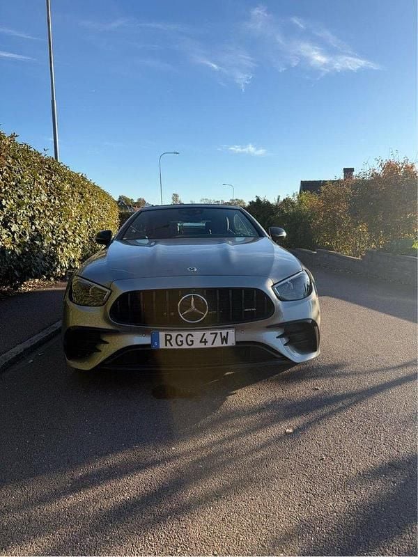 Silver Begagnad 2023 Mercedes E53 AMG AMG line Cab | 945 000 kr (Dyr) - Bild 1/4