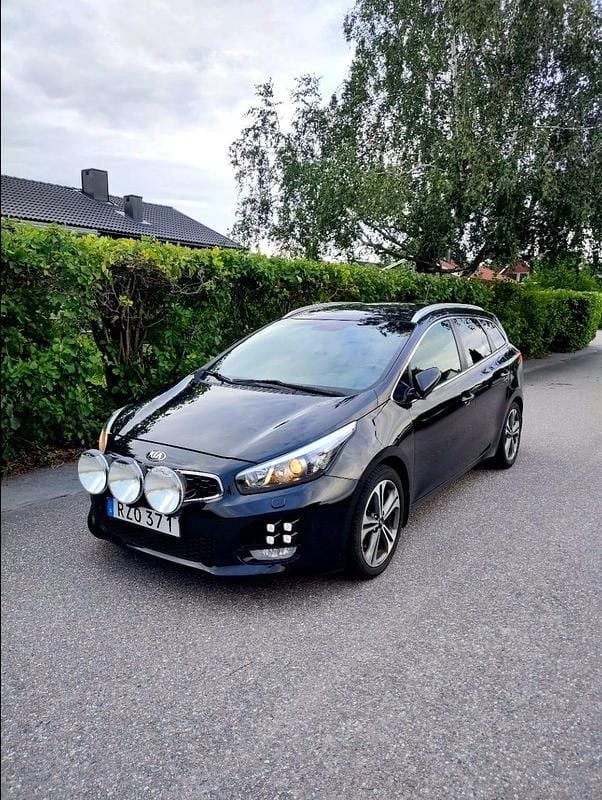 Begagnad 2016 Kia Ceed Sportswagon GT-Line Kombi | 89 000 kr (Bra pris) - Bild 1/4