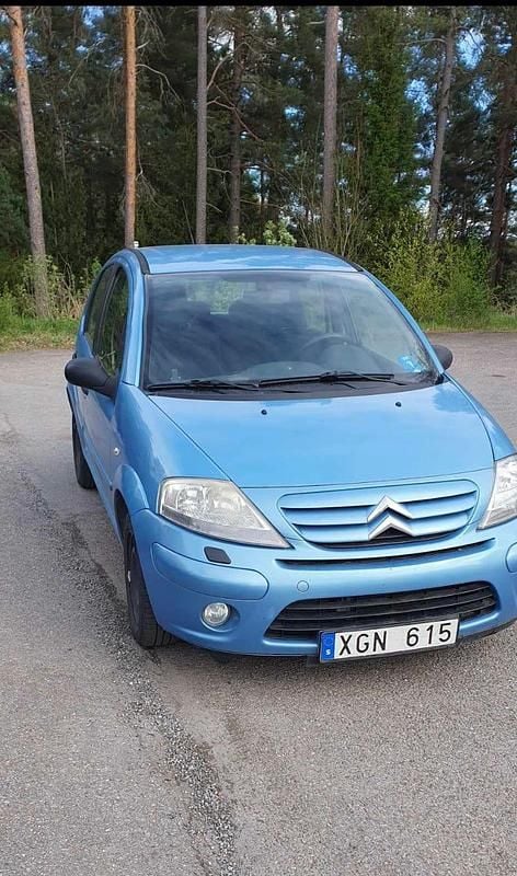 Baby blå Begagnad 2006 Citroën C3 Halvkombi | 20 000 kr (Marknadspris) - Bild 1/3