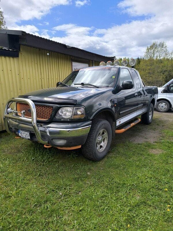 Grön Begagnad 2003 Ford F-150 XLT Pickup | 99 000 kr - Bild 1/3