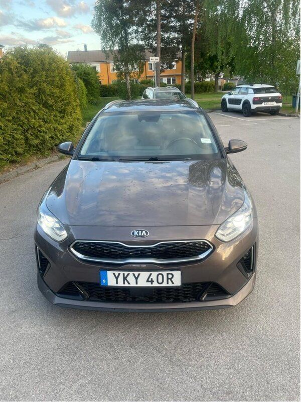 Brun Begagnad 2021 Kia Ceed Sportswagon Advance Kombi | 200 000 kr (Superpris) - Bild 1/3