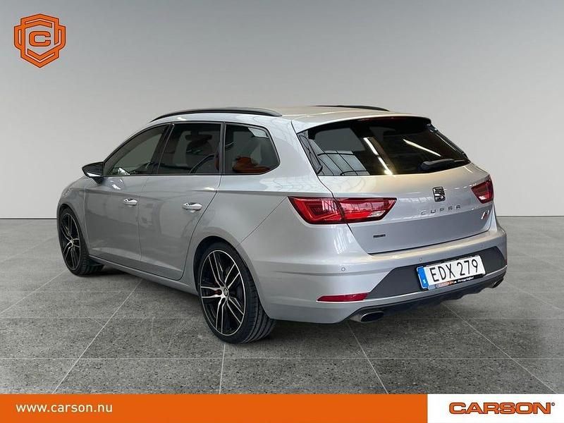 Begagnad Seat Leon ST 4Drive 301 HK (221 kW) 2018 Silver Kombi