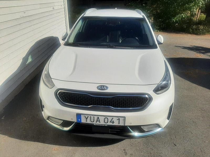 Vit Begagnad 2019 Kia Niro 2 SUV | 135 000 kr (Bra pris) - Bild 1/4