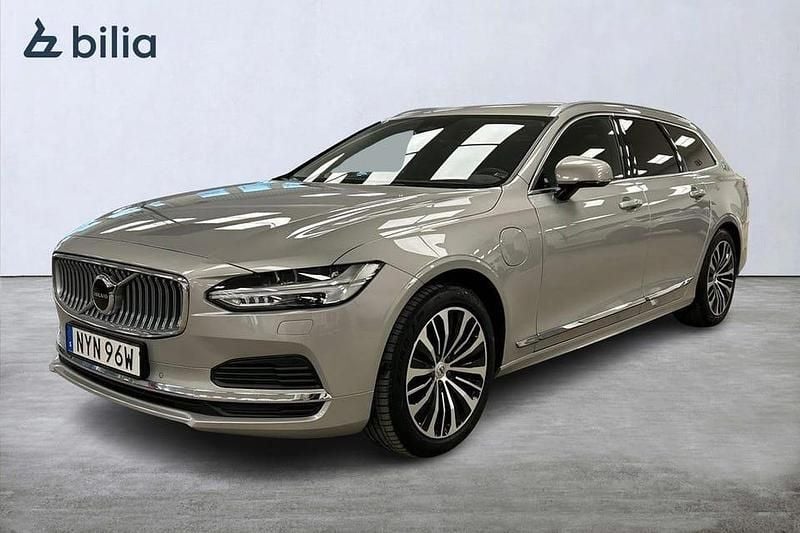 Silver Begagnad 2024 Volvo V90 Core Kombi | 409 900 kr (Marknadspris) - Bild 1/3