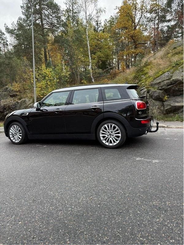 Svart Begagnad 2017 Mini Cooper D Clubman Pepper Kombi | 174 000 kr (Lite dyr) - Bild 1/4