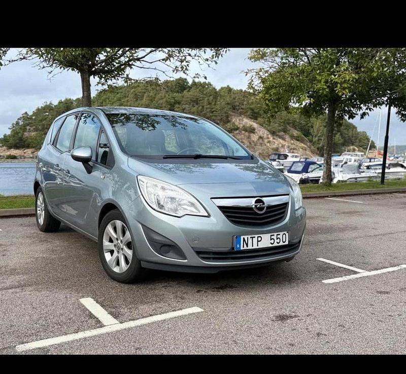 Grå Begagnad 2011 Opel Meriva Enjoy Minibuss | 45 000 kr (Marknadspris) - Bild 1/4