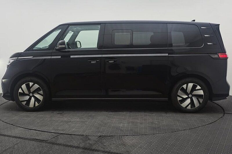 Svart Ny 2025 VW ID. Buzz Pro Van | 736 350 kr (Dyr) - Bild 1/4
