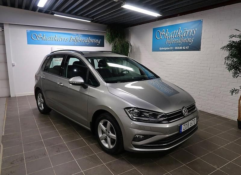 Begagnad VW Golf VII 110 HK (80 kW) 2017 Silver Halvkombi