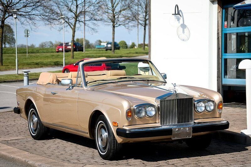 Begagnad Rolls Royce Corniche 1983 Creme vit Cab