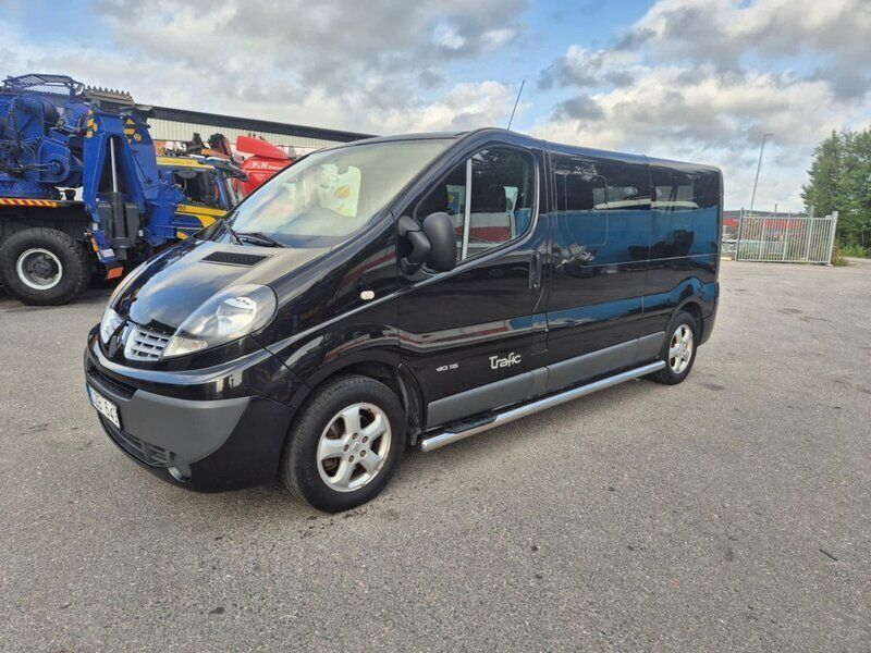 Svart Begagnad 2012 Renault Trafic Van | 128 000 kr - Bild 1/4
