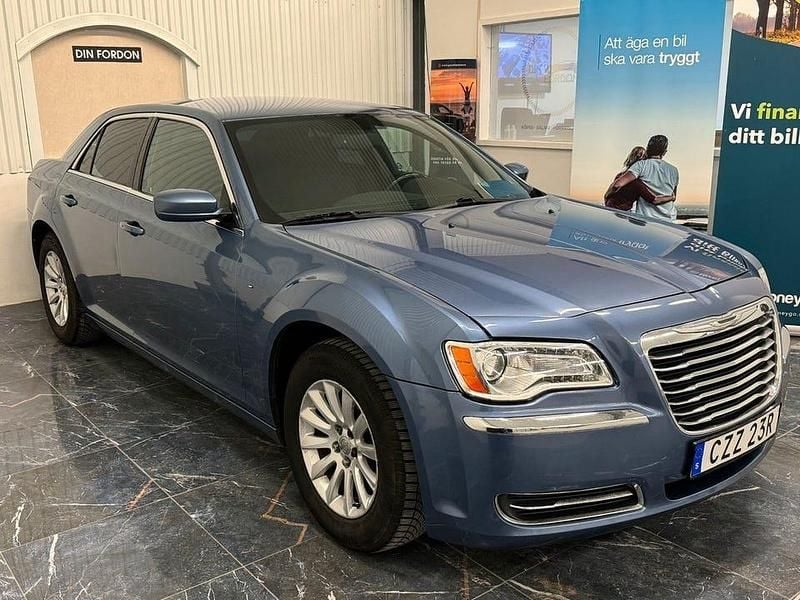 Blå Begagnad 2011 Chrysler 300C Sedan | 119 900 kr - Bild 1/4