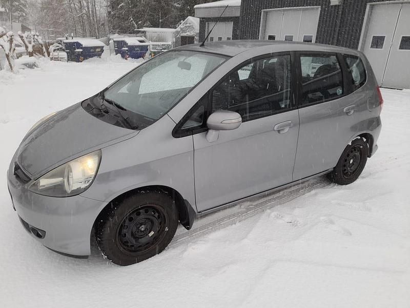 Begagnad 2007 Honda Jazz Halvkombi | 51 000 kr (Marknadspris) - Bild 1/4