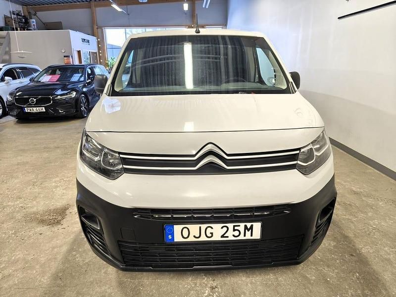 Begagnad Citroën Berlingo 102 HK (75 kW) 2021 Vit Minibuss