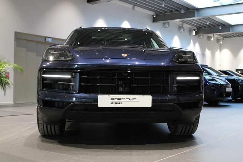 Begagnad Porsche Cayenne 305 HK (224 kW) 2025 Blå SUV