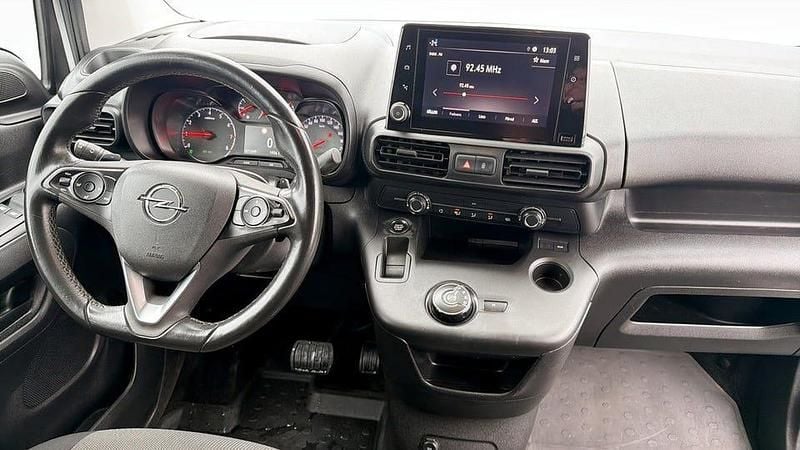 Begagnad Opel Combo 131 HK (96 kW) 2021 Vit Minibuss