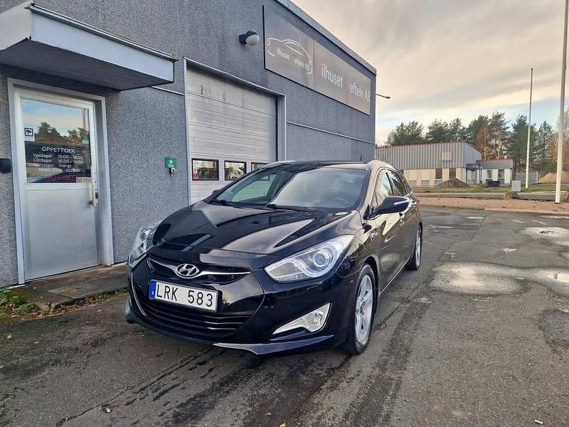 Svart Begagnad 2012 Hyundai i40 Kombi | 79 000 kr (Lite dyr) - Bild 1/4