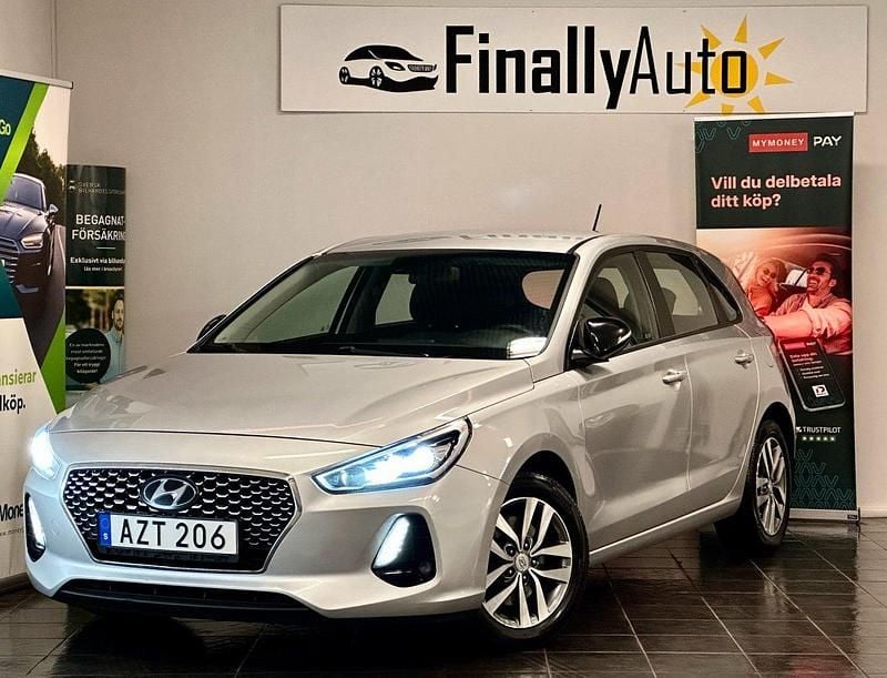 Silver Begagnad 2017 Hyundai i30 Comfort Halvkombi | 79 900 kr (Lite dyr) - Bild 1/4