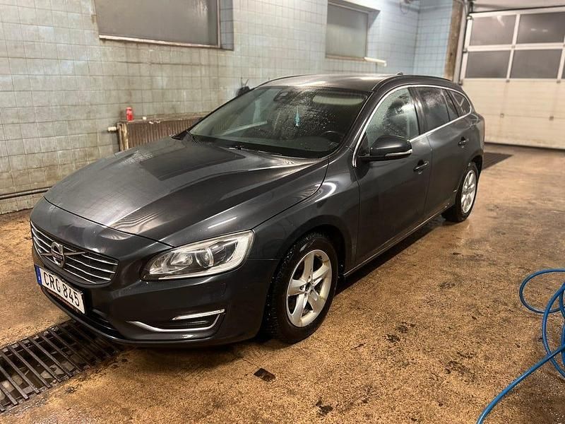 Begagnad 2015 Volvo V60 Kombi | 79 000 kr (Bra pris) - Bild 1/4