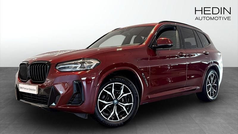 Röd (red) Begagnad 2022 BMW X3 M Sport SUV | 498 700 kr (Marknadspris) - Bild 1/4