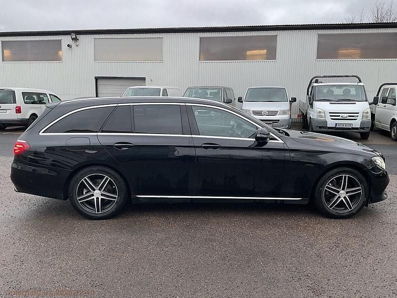 Begagnad Mercedes E220 Avantgarde 195 HK (143 kW) 2018 Svart Kombi