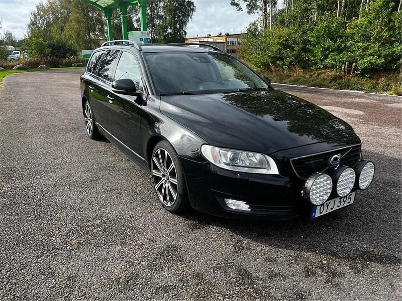 Svart Begagnad 2016 Volvo V70 Standard Kombi | 90 000 kr (Superpris) - Bild 1/4