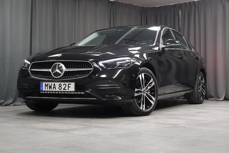Svart Begagnad 2024 Mercedes C300e Advanced Plus Sedan | 479 000 kr (Superpris) - Bild 1/4