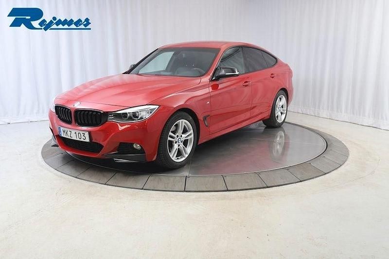 Röd Begagnad 2014 BMW 330 M Sport Kombi | 218 100 kr (Bra pris) - Bild 1/4
