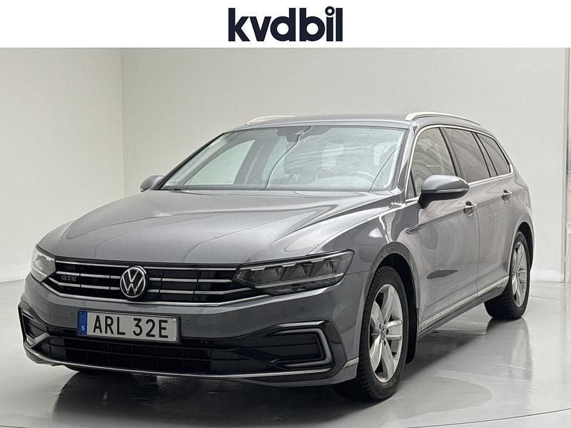 Begagnad VW Passat GTE 218 HK (160 kW) 2022 Grå Kombi