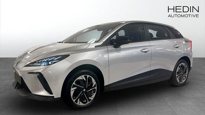 Begagnad MG MG4 EV 125 kW (170 HK) 2024 Grå Halvkombi