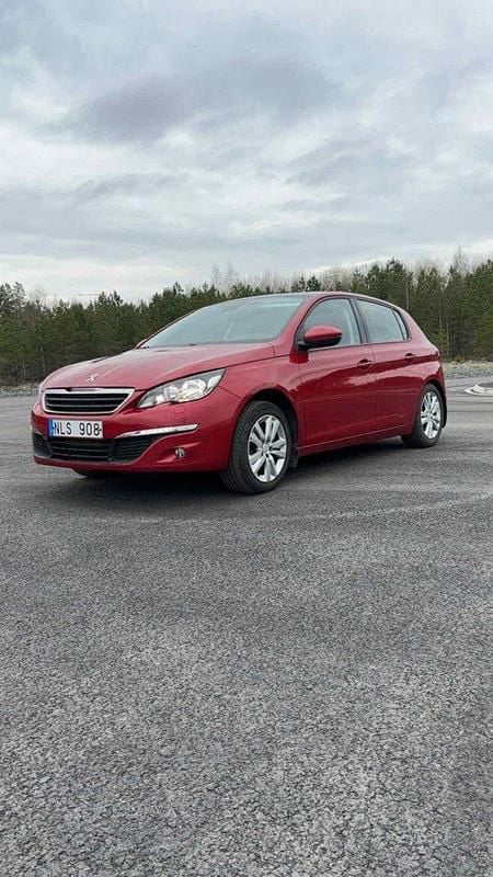Röd Begagnad 2013 Peugeot 308 Active Halvkombi | 54 000 kr (Bra pris) - Bild 1/4