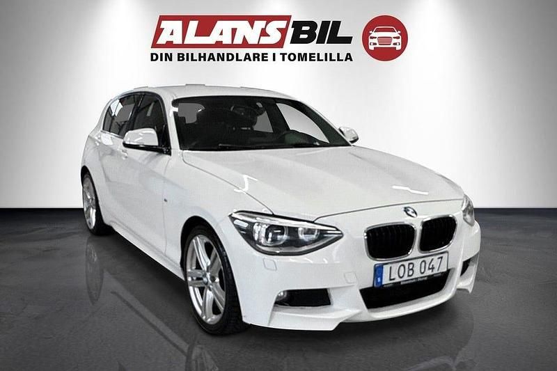Vit Begagnad 2014 BMW 116 M Sport Halvkombi | 94 000 kr (Bra pris) - Bild 1/4