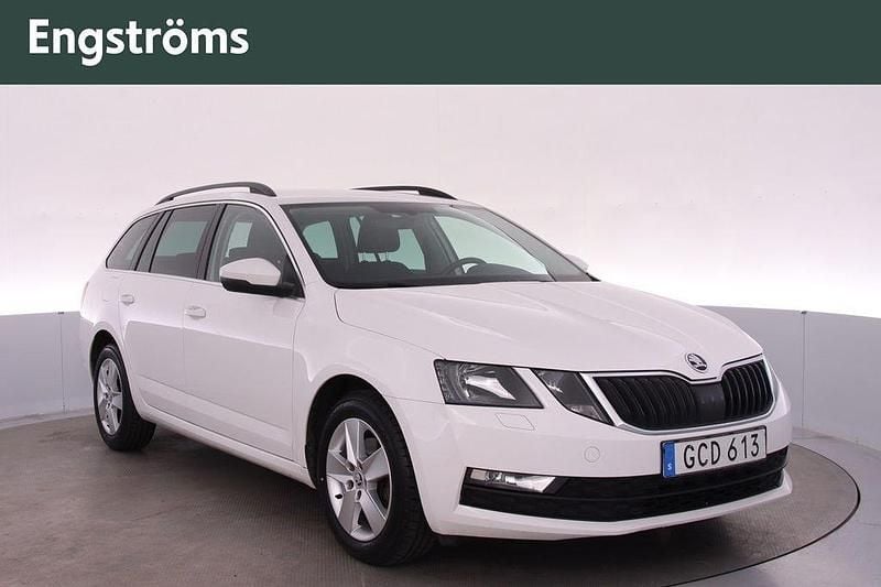 Vit Begagnad 2017 Skoda Octavia Kombi | 139 000 kr (Marknadspris) - Bild 1/4