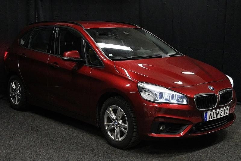 Begagnad BMW 220 190 HK (139 kW) 2015 Röd Minibuss