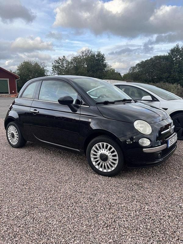 Svart Begagnad 2010 Fiat 500 Lounge Halvkombi | 47 000 kr (Superpris) - Bild 1/4